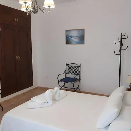 En Ubicado En En Zona Tranquila Y Muy Bien Situada Disfrutar Del Pueblo Y De La Playa Sin Necesidad De Coche Solo Familias Y Parejas