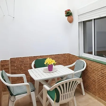 En Ubicado En En Zona Tranquila Y Muy Bien Situada Disfrutar Del Pueblo Y De La Playa Sin Necesidad De Coche Solo Familias Y Parejas