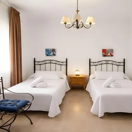 En Ubicado En En Zona Tranquila Y Muy Bien Situada Disfrutar Del Pueblo Y De La Playa Sin Necesidad De Coche Solo Familias Y Parejas Apartment