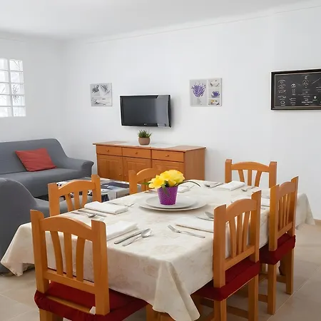 Apartment En Ubicado En En Zona Tranquila Y Muy Bien Situada Disfrutar Del Pueblo Y De La Playa Sin Necesidad De Coche Solo Familias Y Parejas *