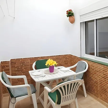 En Ubicado En En Zona Tranquila Y Muy Bien Situada Disfrutar Del Pueblo Y De La Playa Sin Necesidad De Coche Solo Familias Y Parejas Apartament Conil De La Frontera