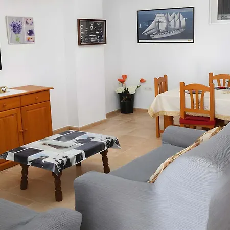 En Ubicado En En Zona Tranquila Y Muy Bien Situada Disfrutar Del Pueblo Y De La Playa Sin Necesidad De Coche Solo Familias Y Parejas *