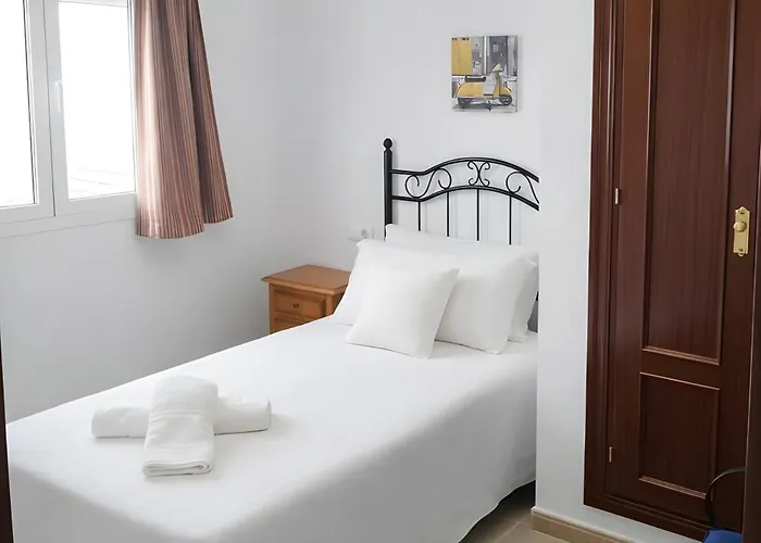 En Ubicado En En Zona Tranquila Y Muy Bien Situada Disfrutar Del Pueblo Y De La Playa Sin Necesidad De Coche Solo Familias Y Parejas